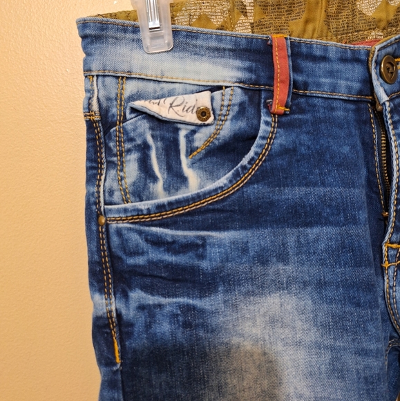 Spykar Low Rise Slim Fit Jeans - Picture 3 of 10